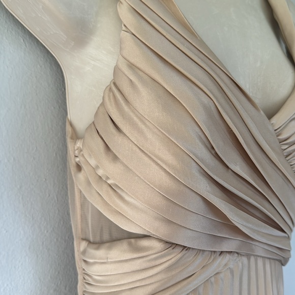 Masquerade champagne gold pleated v-neck mesh illusion back gown size small - Picture 7 of 13